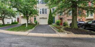 103 QUIET WATERS Place Gallery 1