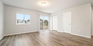 586 Orchard Avenue Gallery 10