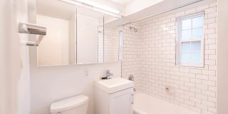 Sheffield Court Gallery 3