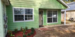 Charming 3BR Duplex in the center of Folsom Gallery 1
