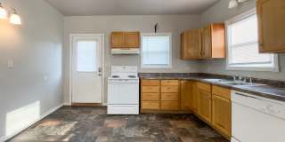 PRELEASING for AUGUST! Close to Campus Gallery 1