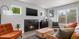 Beautiful SE Bend Home | Spacious Floorplan | Fenced Backyard | Near Parks & Trails Gallery 7