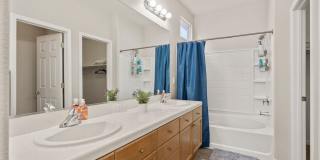 Effortless Living Starts Here — Just Bring Your Suitcase and Step Into Comfort Gallery 17