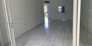 1701 NE 191st St Gallery 4