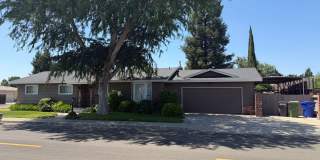 3 Bedroom 2 bath with Rv Parking Gallery 1