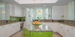 Beautiful Condo Gallery 21