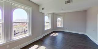 306 W Franklin Gallery 16