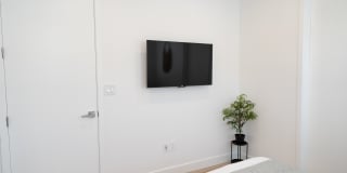 4831 Riverton Ave Gallery 44