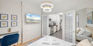 109 Madison Street Gallery 9