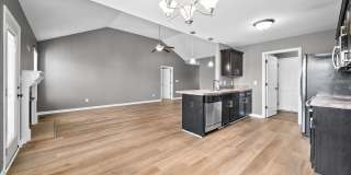 Pet Friendly Three Bedroom! Gallery 15