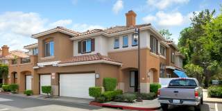 Modern Comfort in a Prime Location – 2BR Townhome with Garage & Community Amenities Gallery 1