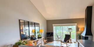 2Bd/1.5Ba Edmonds Condo Gallery 1