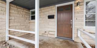 2018 Remodeled 3 bed / 2 bath - wood / tile floors, fenced yard. Hyde Park / Downtown Gallery 30