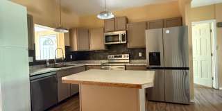 Spacious 4-Bedroom Home in Northpole Area! Spacious 4-Bedroom Home in Northpole Area! Gallery 30