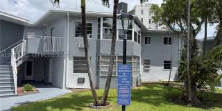 1701 NE Miami Gardens Dr Gallery 1