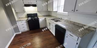 Spacious Olathe Duplex-Available NOW!! Gallery 10