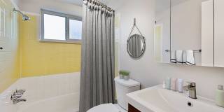 South Washington St Apts Gallery 6