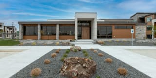 The Avante Gallery 52