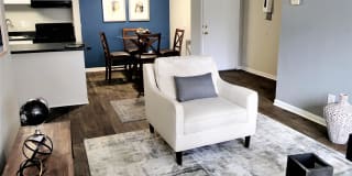 Laurel Oaks Gallery 5