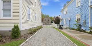 511 Middle Street Gallery 23