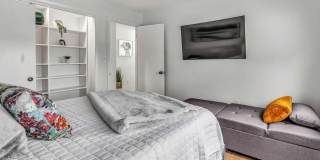 110 Grenelle Street Gallery 28