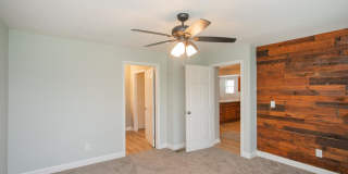 1014 Douglas Avenue Gallery 21