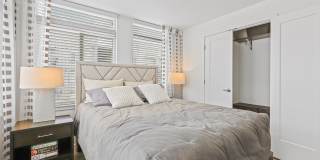 8000 Uptown Gallery 15