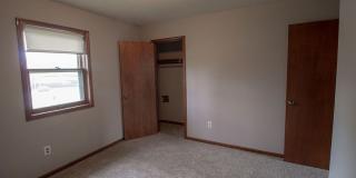 Spacious 3 bedroom w/ fenced yard Gallery 26
