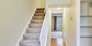 Updated 3+2.5 End Unit w/ 2 PARKING SPACES Gallery 9