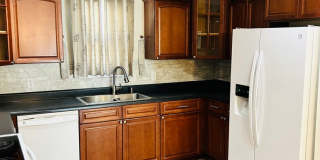 Spacious Townhome, Close to Fort Riley! Gallery 9