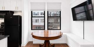 743 W Cornelia Avenue Gallery 5