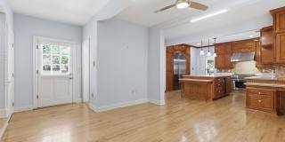 555 18TH AVENUE NE Gallery 12