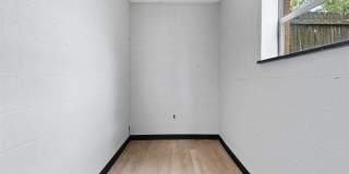 202 N Mulberry Street Gallery 14