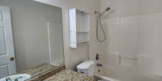 Beautiful 2 bedroom / 1 bathroom unit with all APPLIANCES included Gallery 14