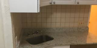 Great Sunny 3 Bed w/ Yard! Gallery 9