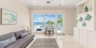 901 SE Riverside Drive Gallery 48