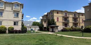 Beautiful condo with amazing amenities and a fabulous kitchen Gallery 3