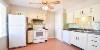 2 Bedroom 1 bath duplex with unfinished basement near Merle Hay Mall Gallery 3