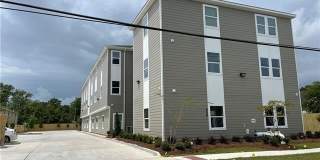 686 CENTRAL Avenue Gallery 1