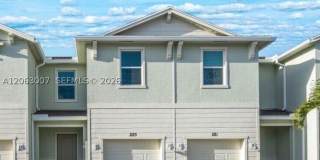 223 SE Woodbark St Gallery 3