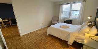 Luxury 2-Bedroom, 1.5-Bathroom Apartment - Pets Welcome! Heat/Hot Water Included Gallery 7