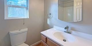 573 Hanover St Gallery 14