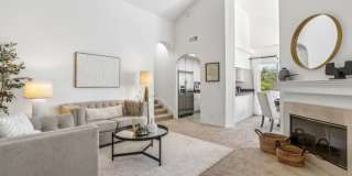 Beautiful Second Floor 3bd Condo w/Detached Garage & Pool Gallery 1