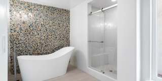 Stunning 5-Bed, 4-Bath Fully Furnished Home in Prestigious Huntington Harbour Stunning 5-Bed, 4-Bath Fully Furnished Home in Prestigious Huntington Harbour Gallery 8
