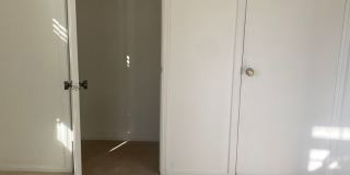 Great 2 Bedroom Condo ! Gallery 21