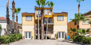 208 W Saturn Ln Gallery 1