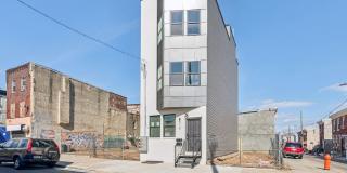 415 W YORK Street Gallery 26