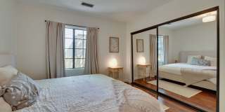 1902 Granville Ave Gallery 40