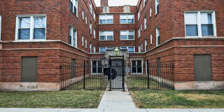 8152 S Evans East Chatham Apartments Gallery 4