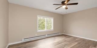 295 Plain Court unit: Right Gallery 12